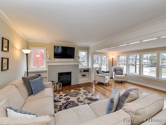4th image of 379 Hillside Ave