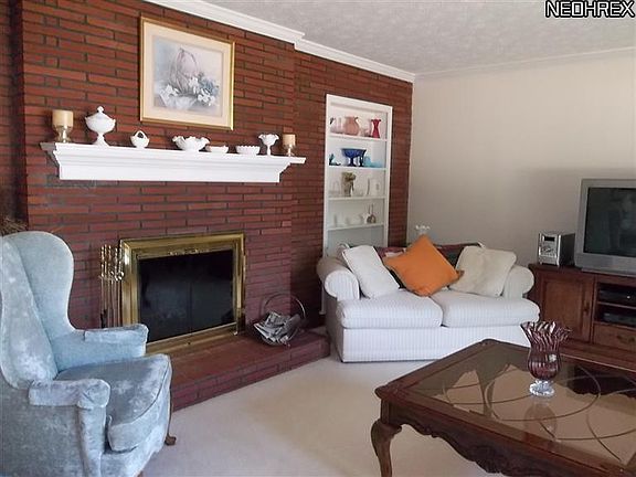 3rd image of 718 Holden Dr