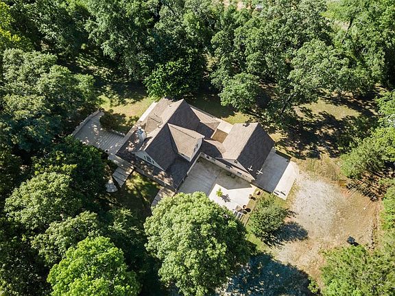 4th image of 27789 Armadillo Rd