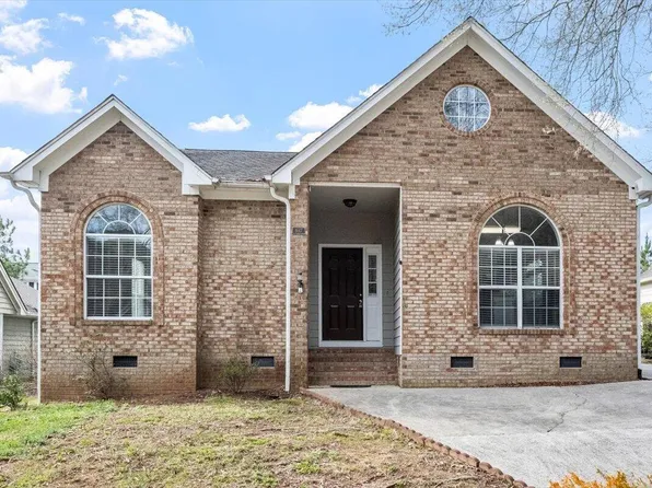 107 Covington Dr, Chapel Hill, NC 27514