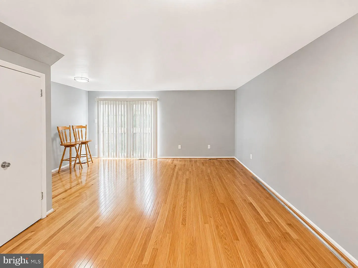 3 bed, 2.5 bath, 1302 sqft, $2,300 — Photo 4