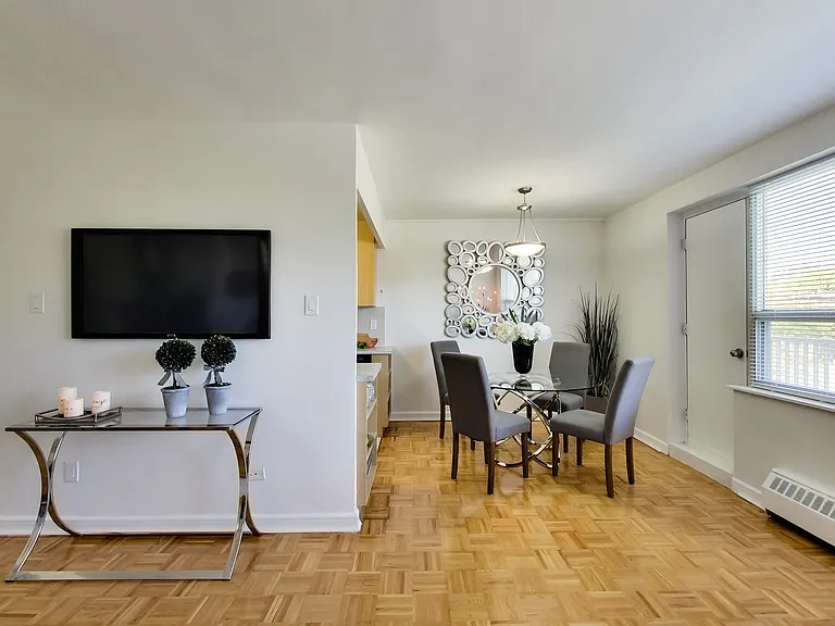 414 Willowdale Ave #112 — Photo 43