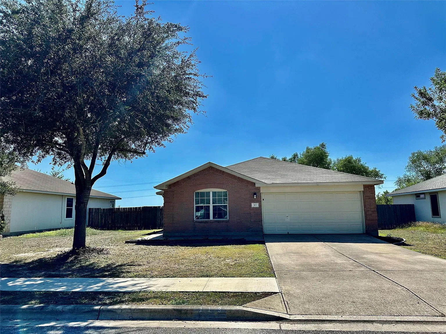 4 bed, 2.5 bath, 1874 sqft, $1,925 — Photo 4