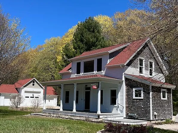 71 Sunset Dr, Frankfort, MI 49635