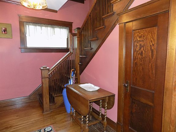 3rd image of 215 N Michigan St