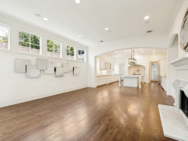 3614 Edgewater Dr — Photo 4