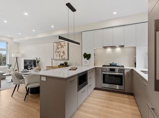 342 Mountain Hwy #311, North Vancouver, BC