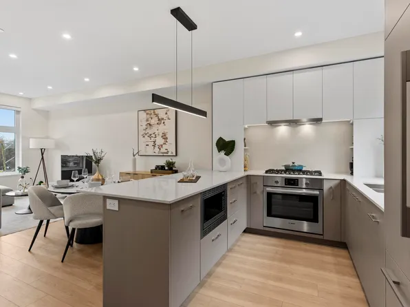 342 Mountain Hwy #311, North Vancouver, BC V7J 2K8