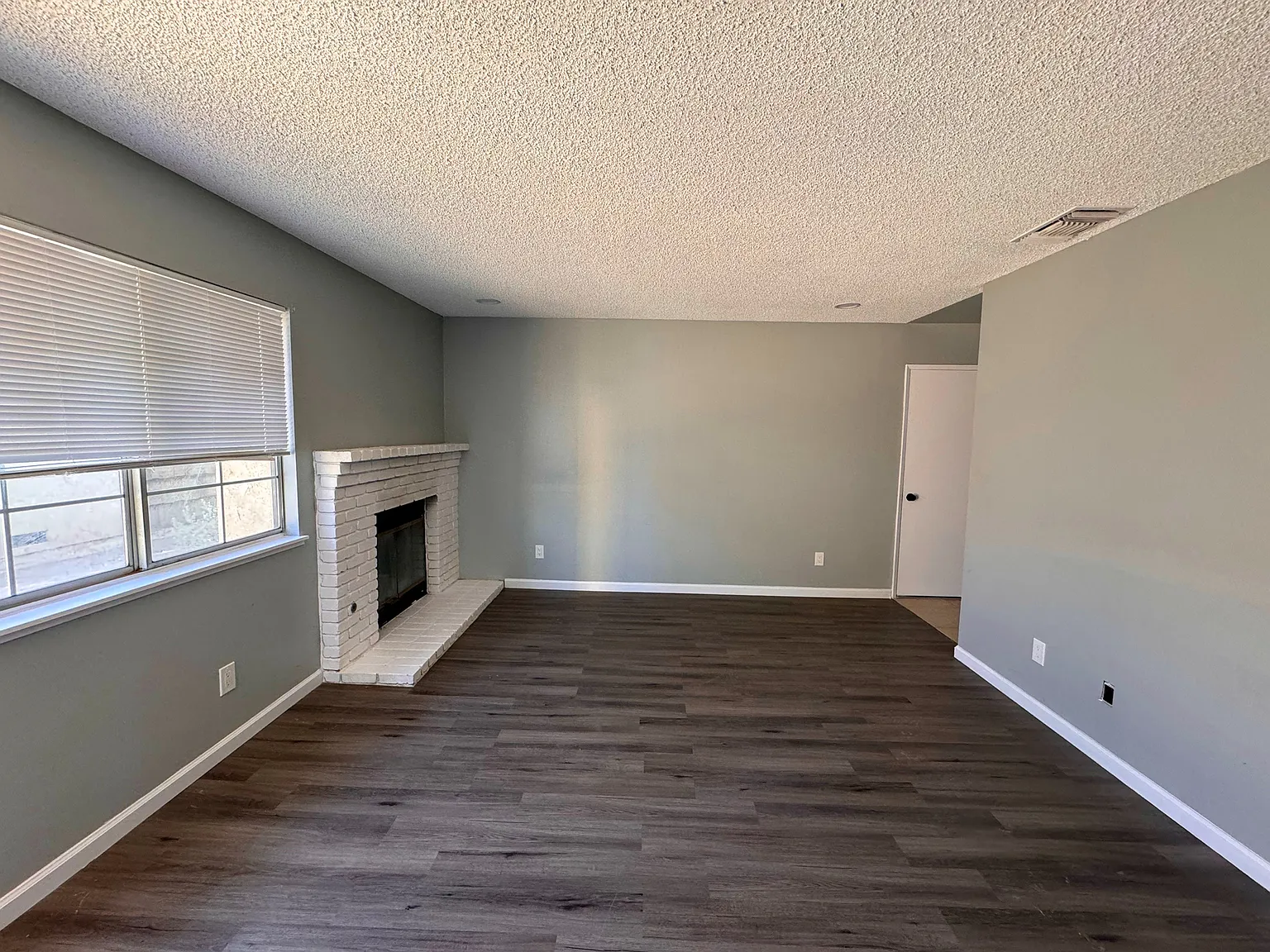 2 bed, 820 sqft, $1,650 — Photo 4