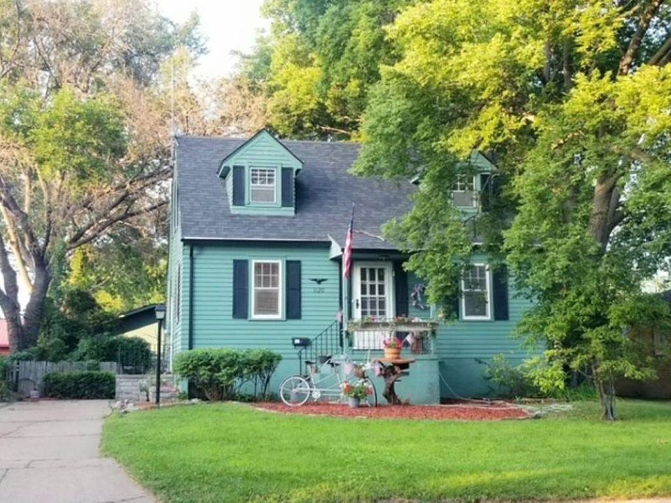 1st image of 1120 W B St