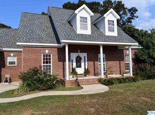 1150 Lake Vista Dr, Rainbow City, AL 35906