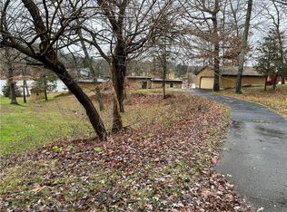 9732 W Harrison Ct, Columbus, IN 47201