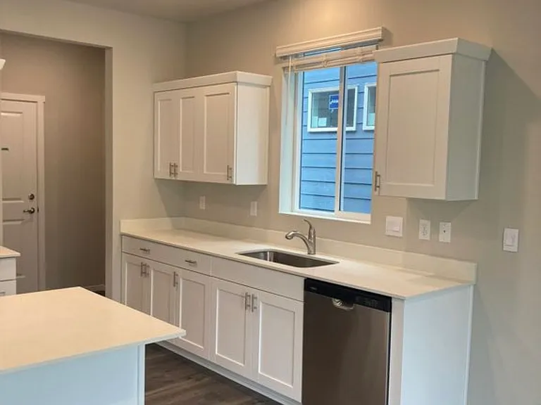 2217 Trailside Dr NE — Photo 15