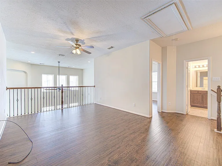 5007 Jade Cove Ct — Photo 32