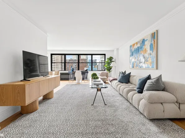 205 West End Avenue image 1 of 19