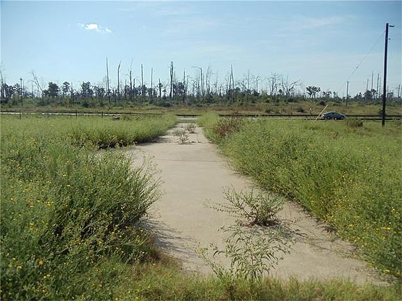 5th image of 1062 E State Highway 21