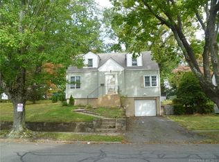 62 Woodside Ave, Bridgeport, CT 06606