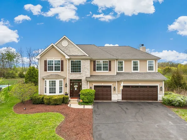 427 Cyprus Cir, Lake Villa, IL 60046