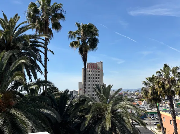 221 N Commonwealth Pl, Los Angeles, CA