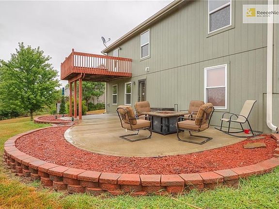 Huge patio perfect for outdoor living!