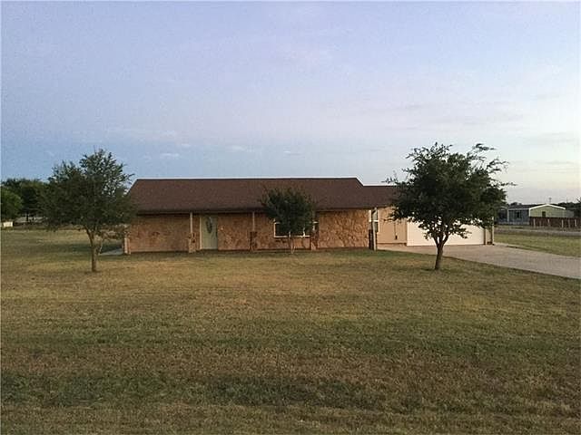 1st image of 400 Hayley Ct