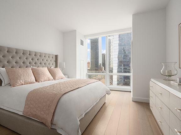 5th image of 15 Hudson Yards #28A