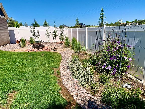 Low maintenance landscape