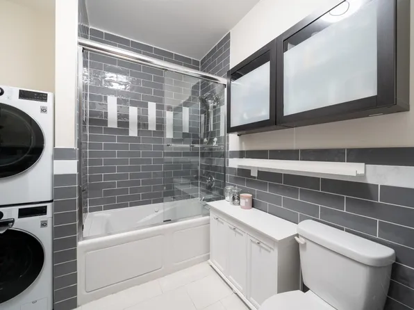 65 Storms Avenue image 14 of 29