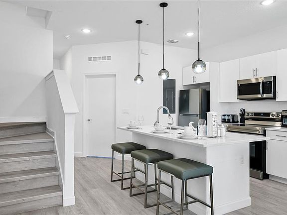 5th image of 412 FAMAGUSTA DRIVE