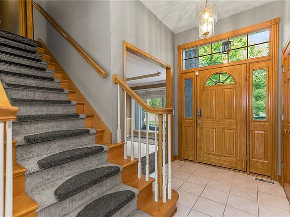 3rd image of 6322 Ridgeway Ave