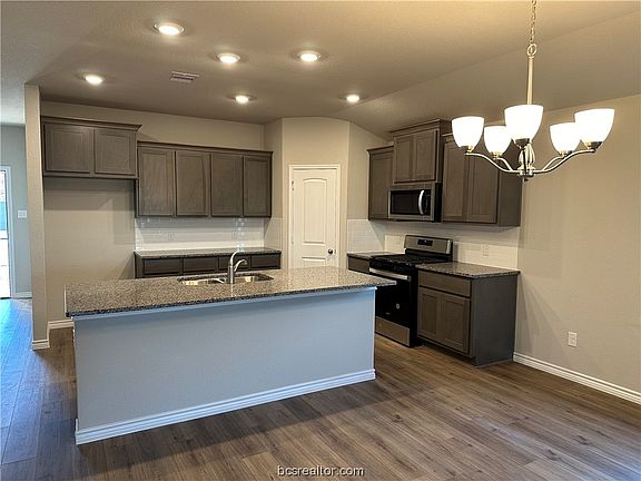 2nd image of 1167 Patriot Dr