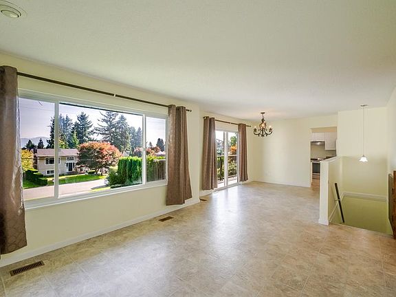 3rd image of 34355 Jasper Ave
