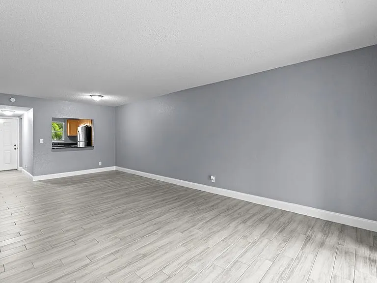 120 Sparrow Dr #205 — Photo 5