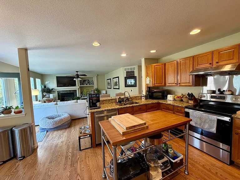 521 Shadbury Ct — Photo 7