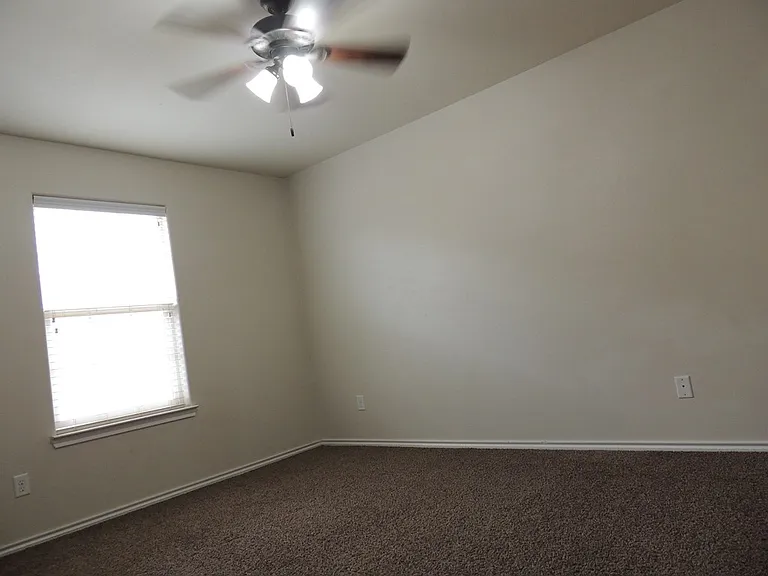 805 Nolan Ryan Dr — Photo 15