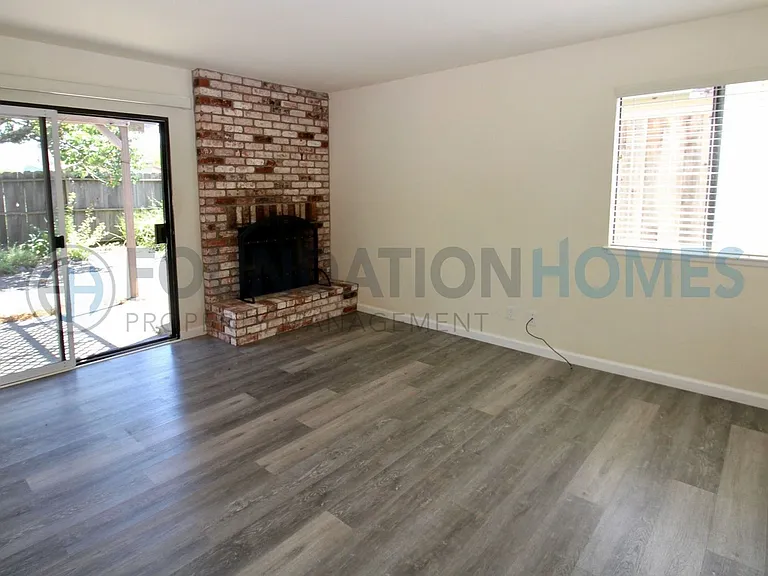 404 San Marin Dr — Photo 45