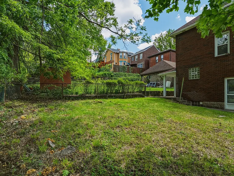 7806 Saint Lawrence Ave — Photo 23
