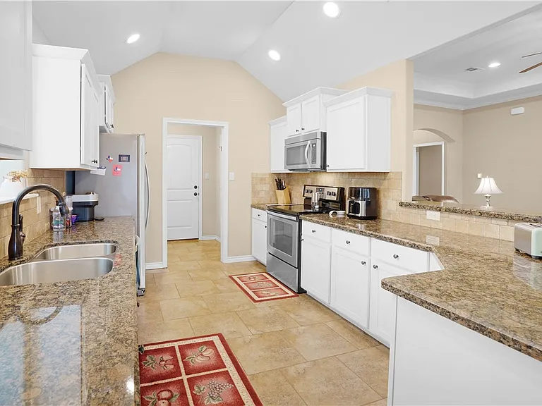 2524 Warkworth Ln — Photo 7