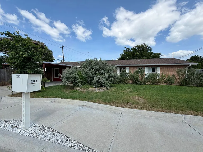 7103 Twin Crest Dr — Photo 2