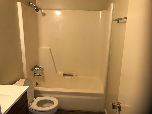 5th image of 2405 Woodale Ln
