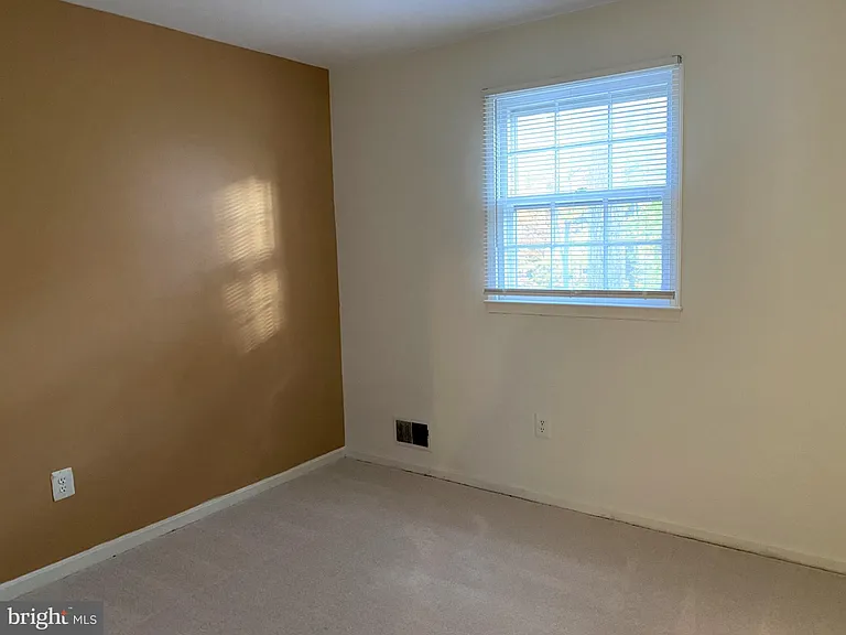 6802 Dina Leigh Ct — Photo 35
