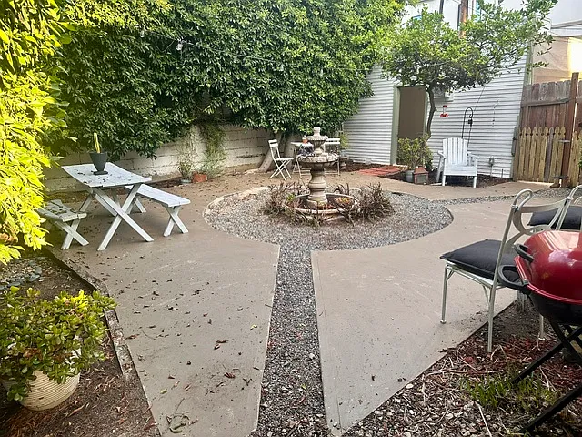 2 bed, 850 sqft, $3,600 — Photo 3