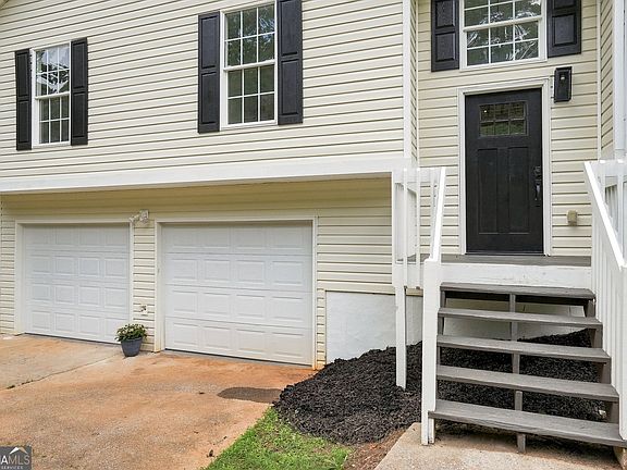 2nd image of 195 Ashbury Ct