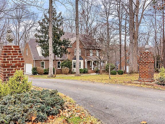 3rd image of 301 Millspring Dr