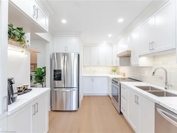 2701 Aquitaine Ave #75, Mississauga, ON L5N 2H7