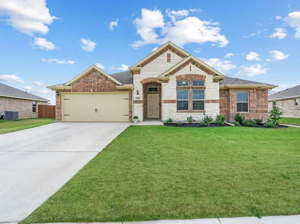 4704 Elite Dr, Sanger, TX 76266