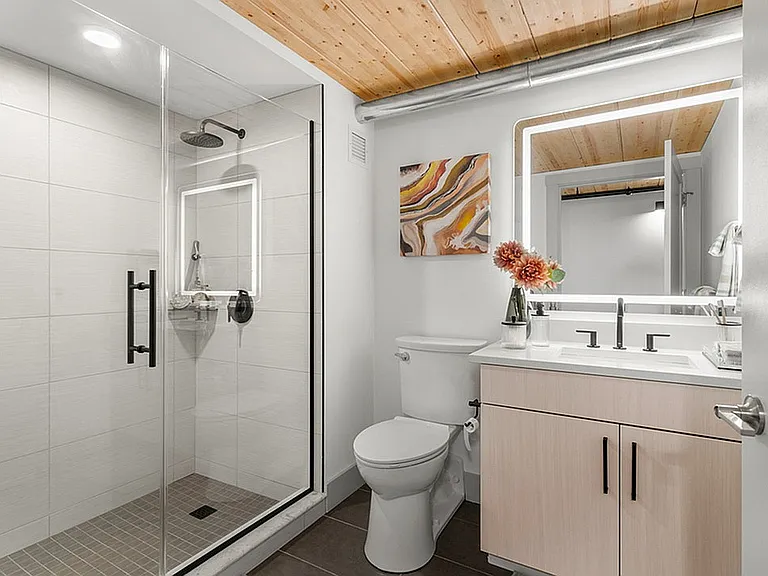 Walk-In, Large Showers