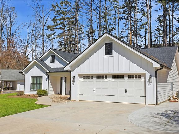 3rd image of 119 Brook Ln