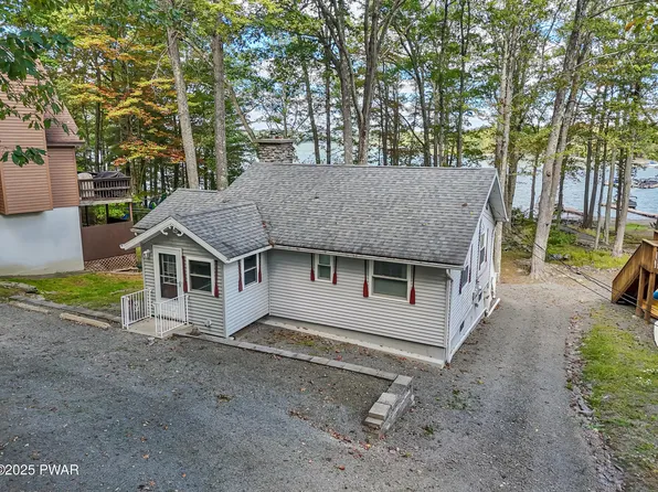 317 Sunset Shore Dr, Hawley, PA 18428