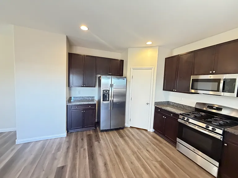 6070 Forest Archer Pl — Photo 9